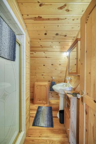 Vannas istaba, Uncle Terry's Cabin in Rigbija (ID)