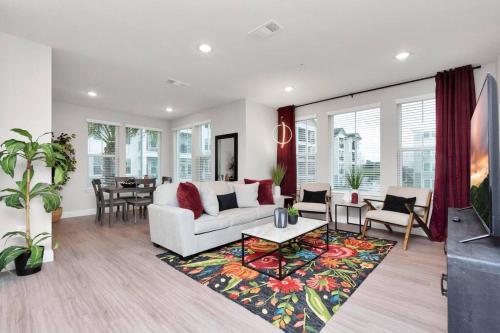 The Onyx Abode near Kemah Boardwalk! in Kemah, USA