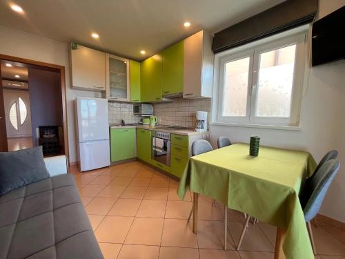 ห้องครัว, Wohnung Diana Percinic in บาร์บัต