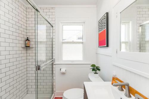 1960s Gem-Close to Downtown And In a Quiet Area in Cedar Rapids, USA