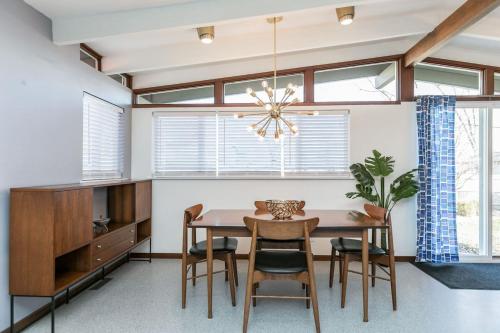 Mid-Century Style And Class In Quiet NE Location