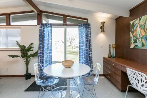 Mid-Century Style And Class In Quiet NE Location