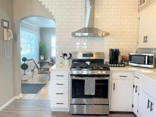 Peaceful Farmhouse Style Czech Village And Newbo Area in Cedar Rapids, USA