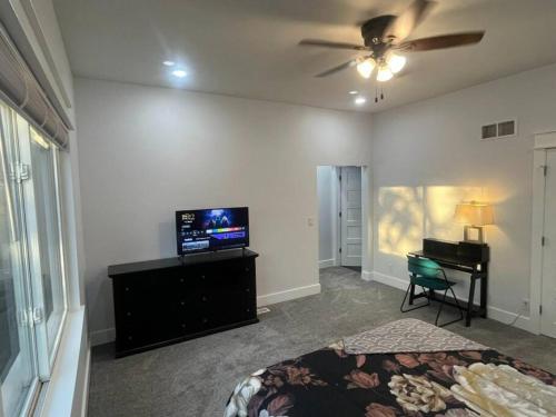 New 1890 Craftsman Home 5BR 4BA New 1890 Craftsman Home 5BR 4BA