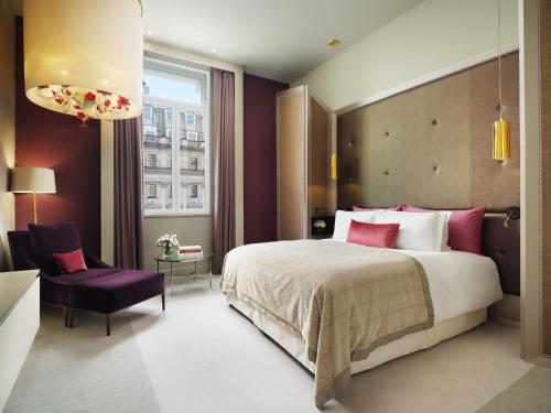 Suite Lit King-Size Opéra avec Coin Salon et Repas Séparés - Vue sur Waterloo Place