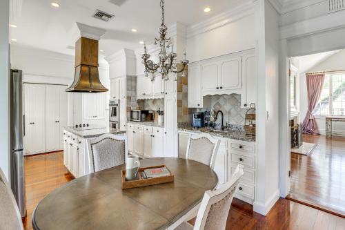 Opulent Ocala Mansion with Private Pool and Hot Tub! in Ocala, USA