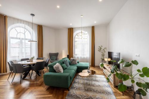 2 bedrooms, 4 beds