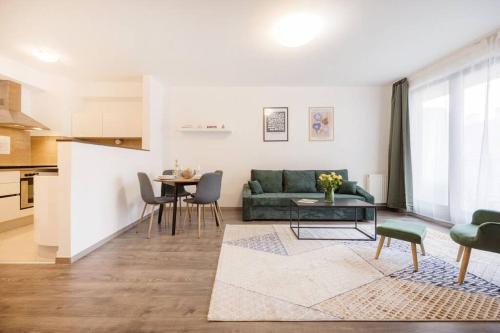 Stylish Suite with Balcony in Central Budapest - Tap to explore photos