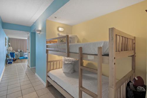 Pelican Beach Resort - Destin Condo Getaways by CLs 5
