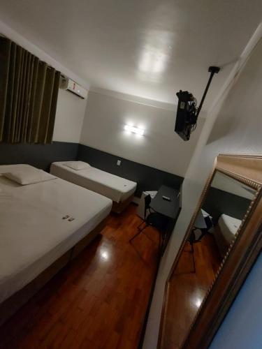 Aurora Hotel - image 2