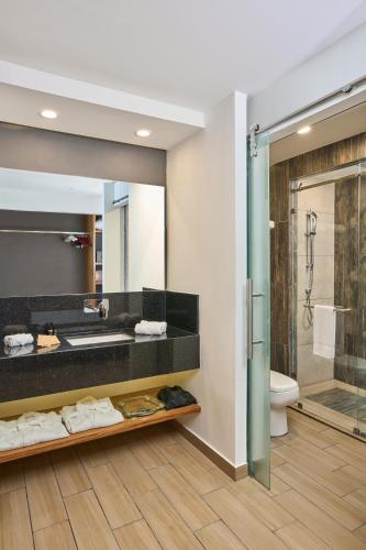 Cristalino Lagoon Front Hotel, Restaurant & Spa Room Type - King Room with Lake View