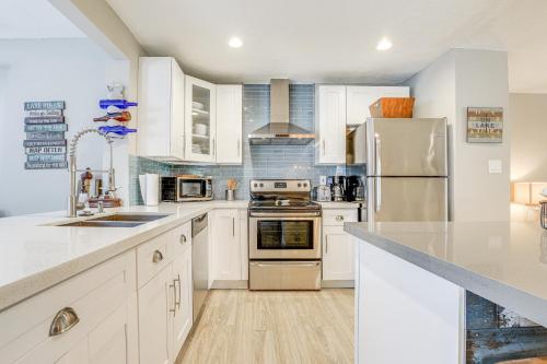 Private and Picturesque Escape on Lake Henry! in Lake Placid (Florida)