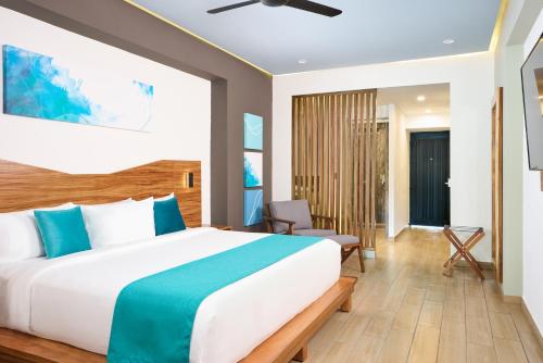 Cristalino Lagoon Front Hotel, Restaurant & Spa Room Type - Deluxe King Room