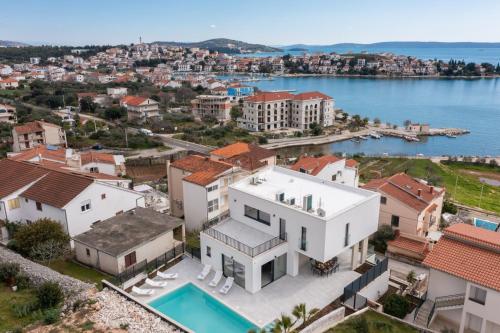 NEW! Villa Brilliance heated pool 50 m2, sea view