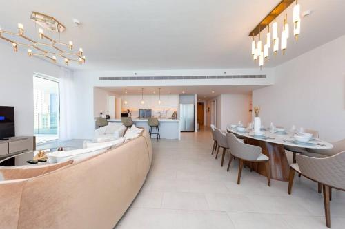 Fantastic and Rare 4BR+maid's in JBR Walk, Dubaj (fotografie 9)