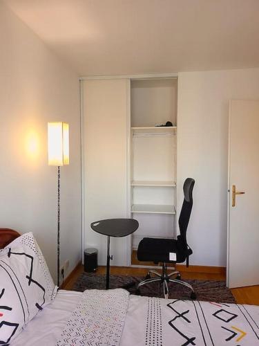 Cozy haven near Paris La Defense Grande Arche - image 12