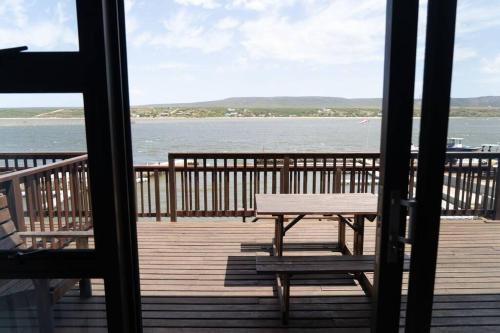 Breede River Lodge: Witsand Waterfront Apartment