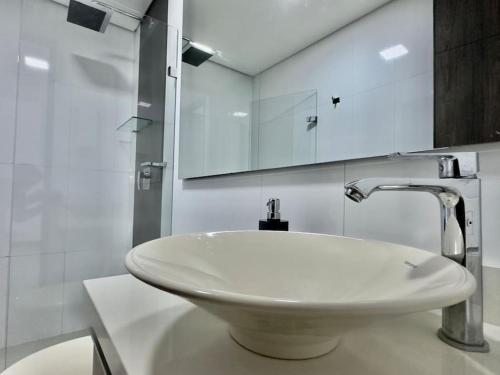 602, Modern apartment in heart of El Poblado + View!, Medellín (fotografie 10)
