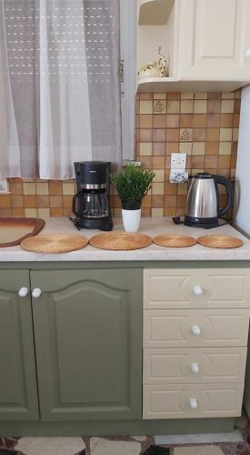 Alkisti's seaside apartments in Potokaki