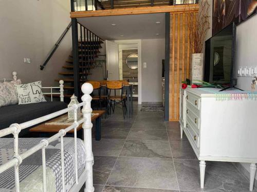 Flisvos loft by the sea 5