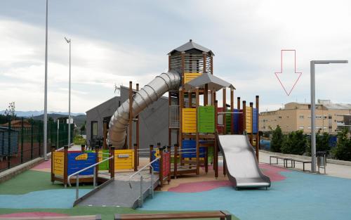 Spēļu laukums, Precioso Apartamento cerca de Mar y Montaña (Precioso Apartamento cerca de Mar y Montana) in Polanko