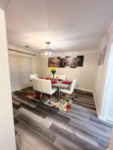 The Modern Cozy Living Spot in Richmond for family in Richmond, Vereinigte Staaten von Amerika