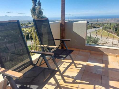 Aletraki -Off-Grid Retreat Above Heraklion, Peaceful Views in Archanes
