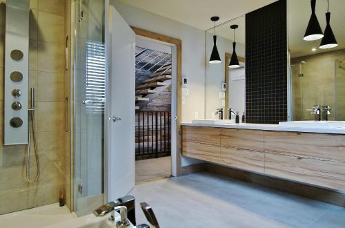 Chalet 9B Chemin Blanc by Les Chalets Alpins in Stoneham (QC)