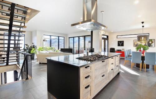 12 Chemin Blanc in Stoneham (QC)