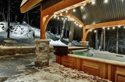 Chalet 15 Chemin Blanc by Les Chalets Alpins in สโตนแฮม(ควิเบก)