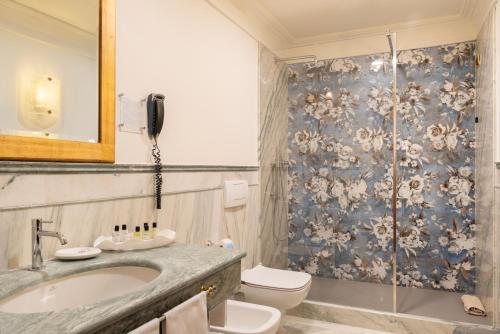 Suite (3 Adults) image 2