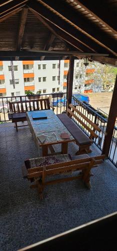 设施服务, Sobe Amar in 图兹拉