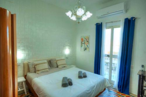 Charming one bedroom, sea view balcony, Valletta center.