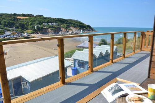 Pabell Pren Glamping - by Aberporth Beach Holidays