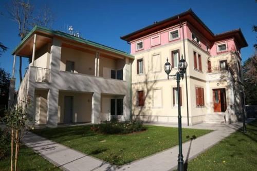 Villa delle Rose - image 2
