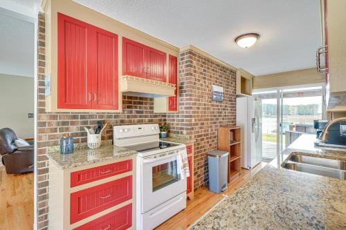 Waterfront Lake Gaston Home with Private Dock! in Littleton, USA
