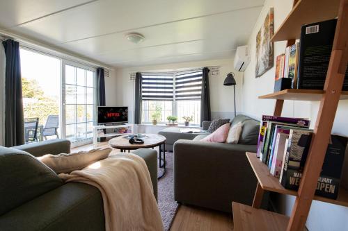 64, Charming Nature Retreat, Near Efteling, with Private Parking & Garden, Oisterwijk (foto 2)