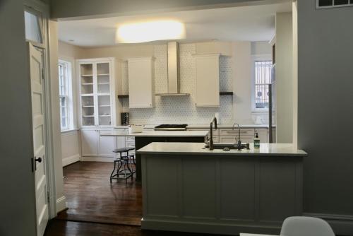 CWE Luxury La Maison Modern in Tower Grove, USA