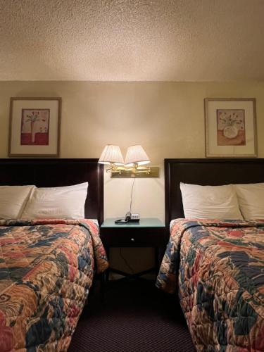 Queen Room with Two Queen Beds room in Columbus Motor Inn