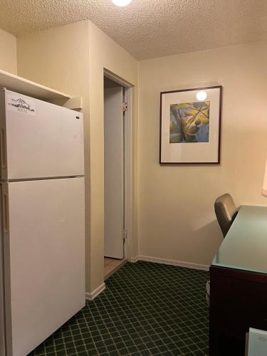 Traditional King Room image 5
