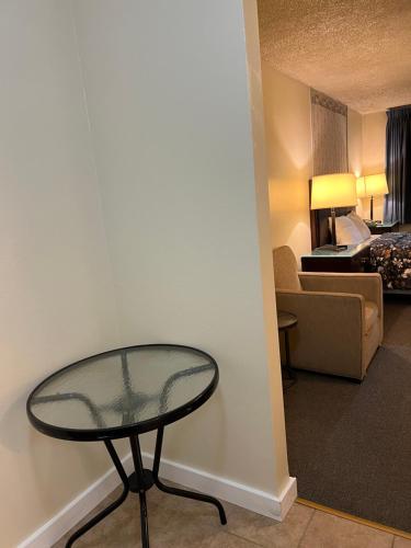 Queen Room image 8