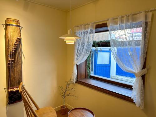 Yunseul- Garden House in the City with Korean Beauty, Soul (fotografie 7)