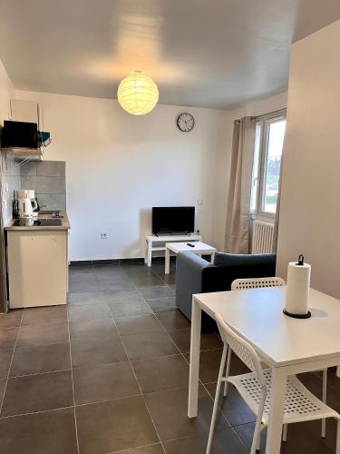 CHARMANT T2 - Apartment - Feyzin