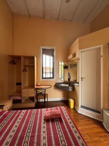 LGY Bed & Breakfast ONLY MEN-SOLO HOMBRES in سان تلمو
