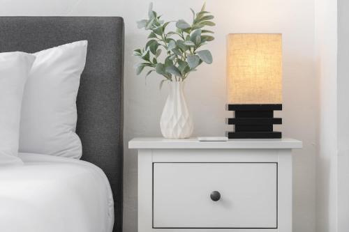 3 Bedroom House - Fire Pit Table BBQ - 10 Guests