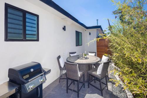 3 Bed House with Fire Pit Table and BBQ - Downtown in San Diego, USA
