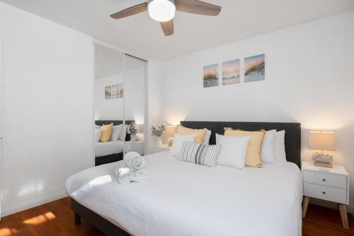 2 Bedroom - Ocean View Hot Tub Parking - 8 Guest in San Diego, USA