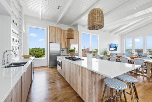Salt & Light - 5 BR, Sleeps 18, Gulf & Lake Views, Game Room & Bikes, Seagrove Beach (foto 6)