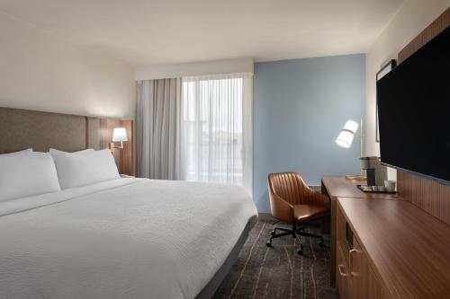Clarion Inn Ontario - image 2