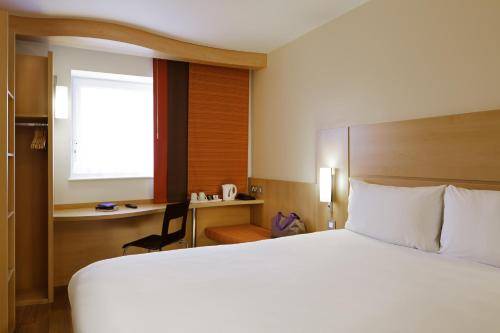 ibis London Shepherds Bush - Hammersmith - image 2